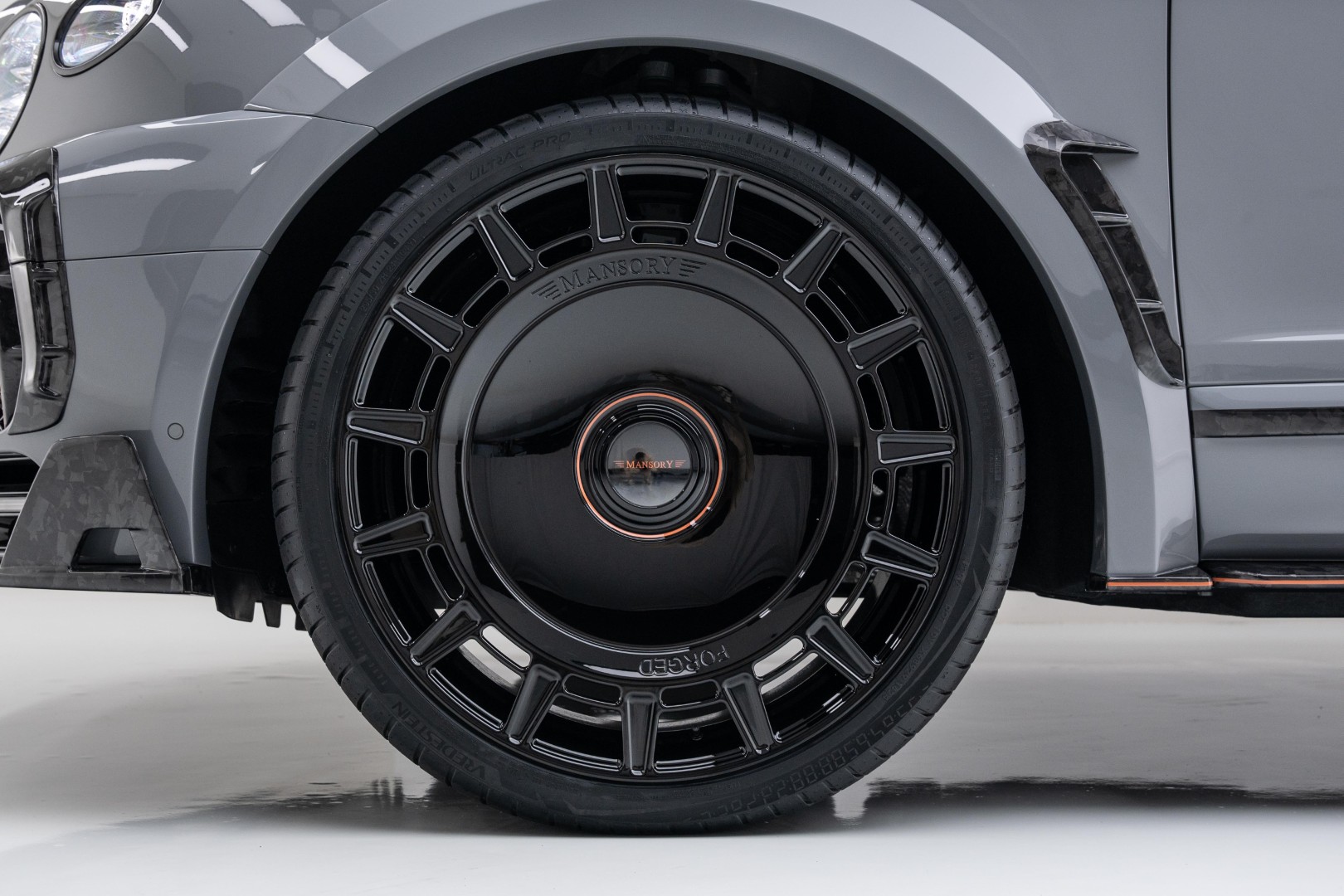 2025 BENTLEY BENTAYGA MANSORY | NAIM AUDIO SYSTEM | SPORT EXHAUST | FULL CARBON